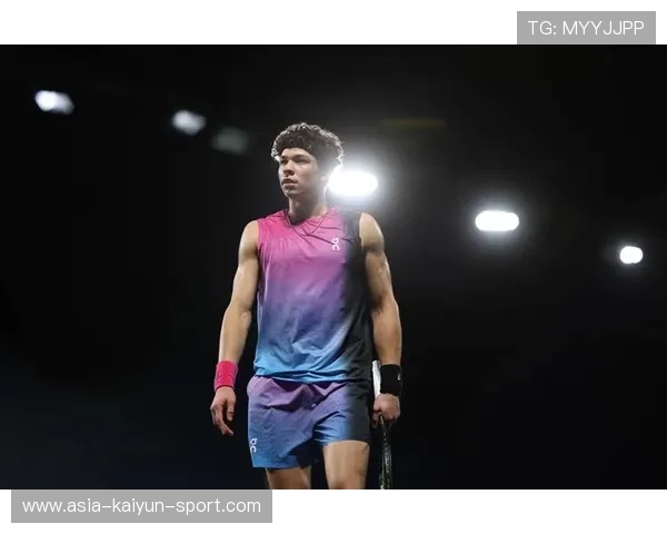 网球截击突袭得分：掌握精准瞬间，成为场上快节奏的攻防大师